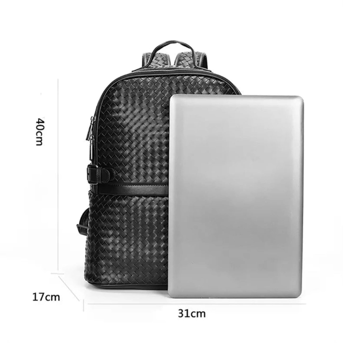 Black braided leather backpack for men – size reference with laptop, 40 × 31 × 17 cm dimensions | Avenue