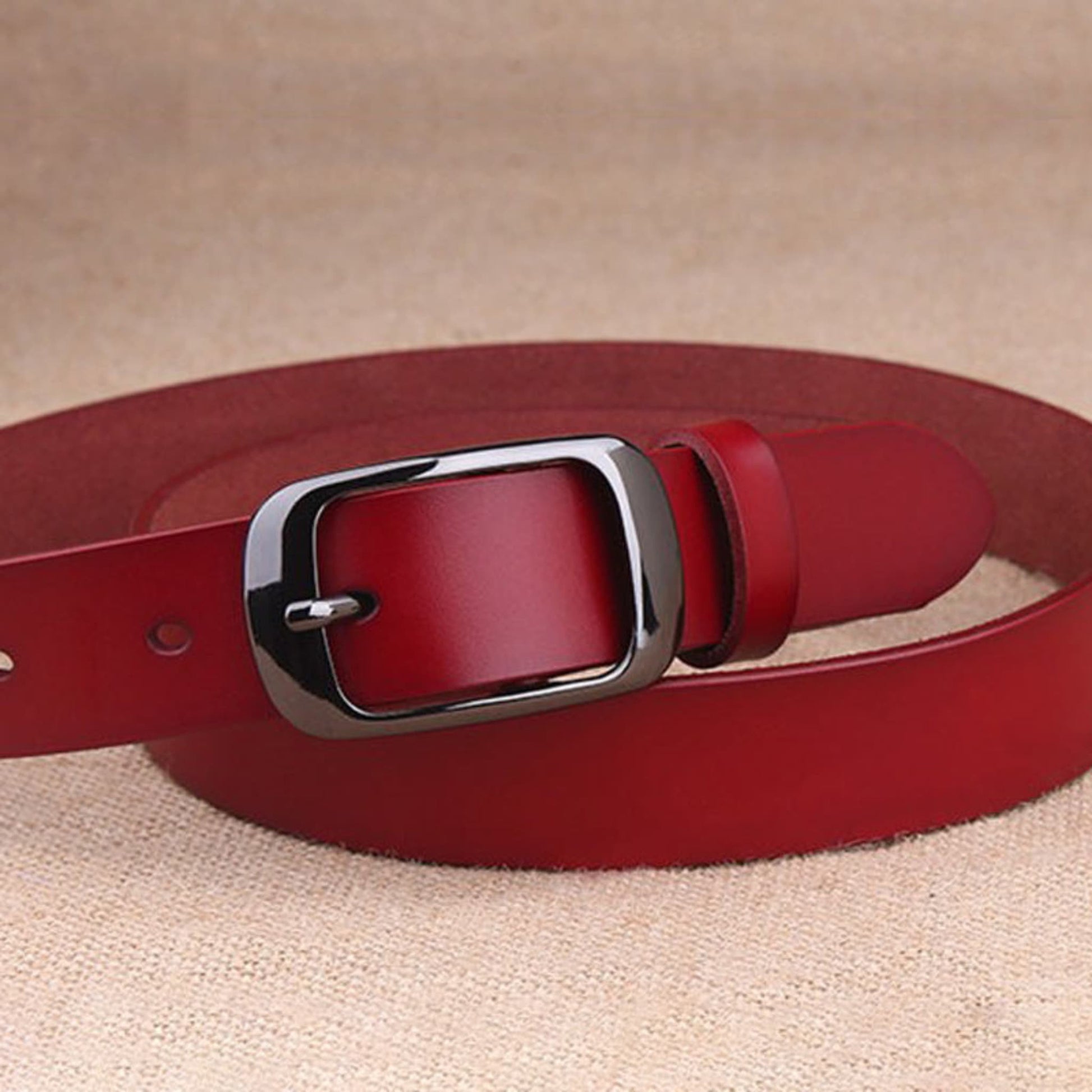 Women's red leather fashion belt with black buckle – Avenue
